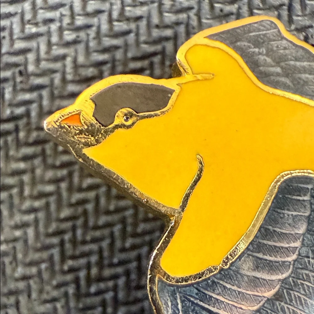 Vintage American Goldfinch Bird Enamel Pin - Decorative broach
